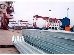 青島港QQCT拖纜槽現場安裝