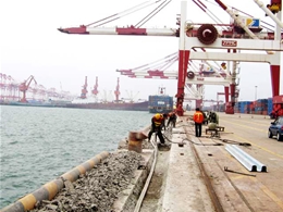 青島港QQCT拖纜槽現場安裝